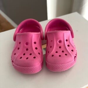 Girls CROCS Kids Water Shoes in Bright Pink size C5